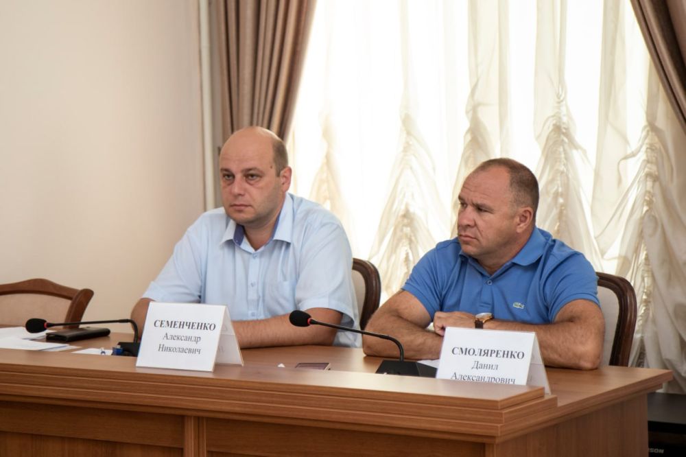 В Симферополе состоялось оперативно-хозяйственное совещание, в ходе которого руководители структурных подразделений отчитались о проделанной работе В Симферополе состоялось оперативно-хозяйственное совещание, в ходе которого руководители структурных подразделений отчитались о проделанной работе