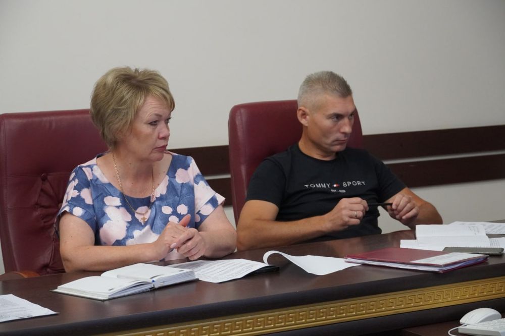 Олег Каторгин: #городские_новости. Провел аппаратное совещание с заместителями главы администрации города, начальниками структурных подразделений, в котором приняла участие глава муниципального образования Ольга СОЛОДИЛОВА Олег Каторгин: #городские_новости. Провел аппаратное совещание с заместителями главы администрации города, начальниками структурных подразделений, в котором приняла участие глава муниципального образования Ольга СОЛОДИЛОВА