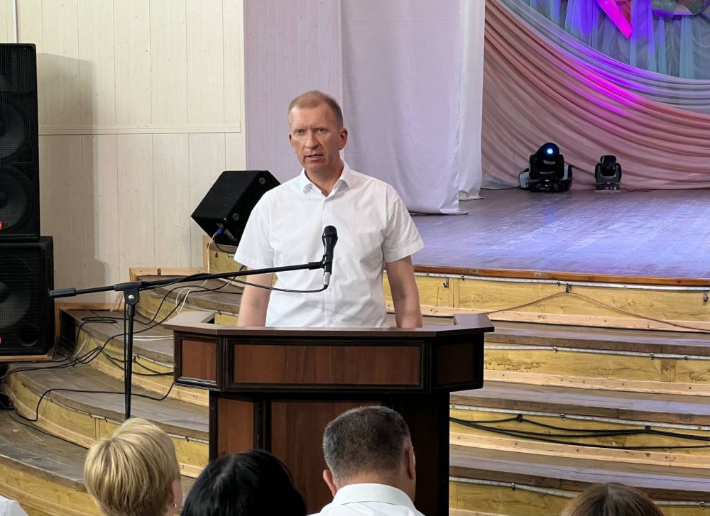 Игорь Ивин: Традиционно, перед началом учебного года, в Джанкое проходит августовская педагогическая конференция Игорь Ивин: Традиционно, перед началом учебного года, в Джанкое проходит августовская педагогическая конференция