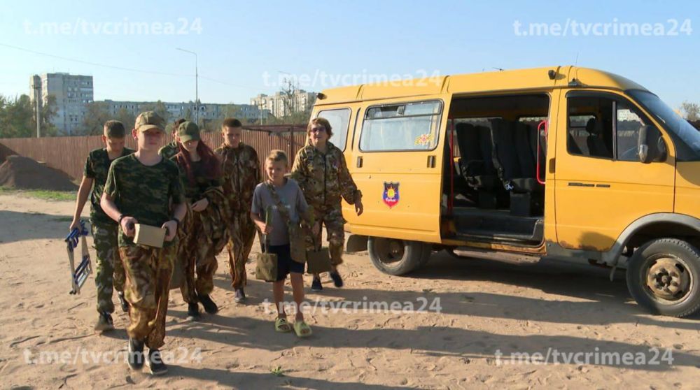 В Ленинский район Крыма на отдых приехали дети из ДНР В Ленинский район Крыма на отдых приехали дети из ДНР