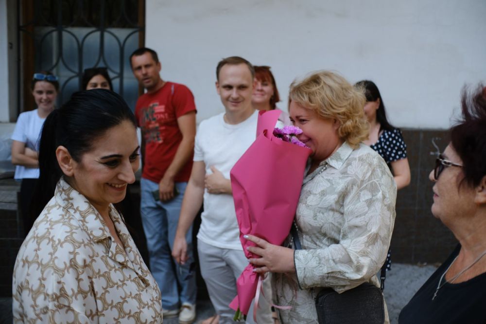 Янина Павленко: Если часто проводить обходы территорий в Ялте – можно случайно встретить и Народного артиста Проблемных вопросов у Ильи Рахмиэлевича Резника не оказалось, остальным ялтинцам дала разъяснения Янина Павленко: Если часто проводить обходы территорий в Ялте – можно случайно встретить и Народного артиста Проблемных вопросов у Ильи Рахмиэлевича Резника не оказалось, остальным ялтинцам дала разъяснения