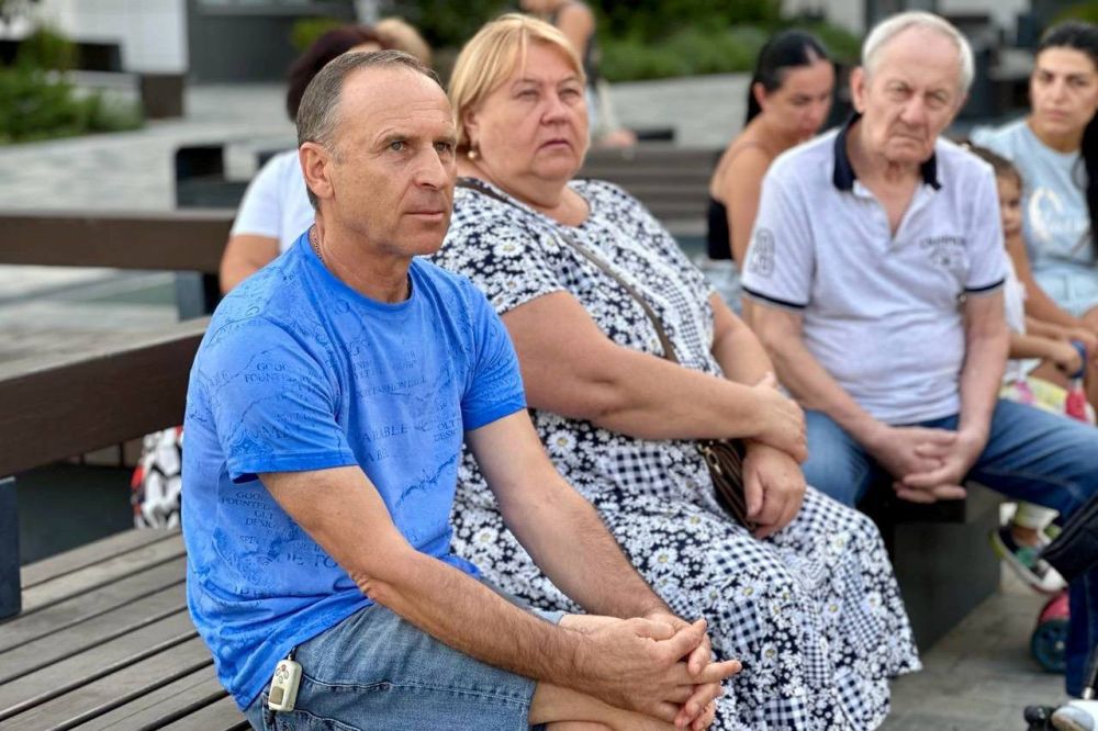 Владимир Немцев: Встретился с жителями ЖК «Доброгород», чтобы обсудить вопросы и предложения по благоустройству микрорайона Владимир Немцев: Встретился с жителями ЖК «Доброгород», чтобы обсудить вопросы и предложения по благоустройству микрорайона
