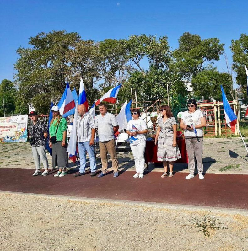 В пгт. Советский прошел региональный этап Всероссийского фестиваля детских видов спорта «Крымское лето» по футболу 6х6 среди команд девушек 2010 года рождения и младше В пгт. Советский прошел региональный этап Всероссийского фестиваля детских видов спорта «Крымское лето» по футболу 6х6 среди команд девушек 2010 года рождения и младше