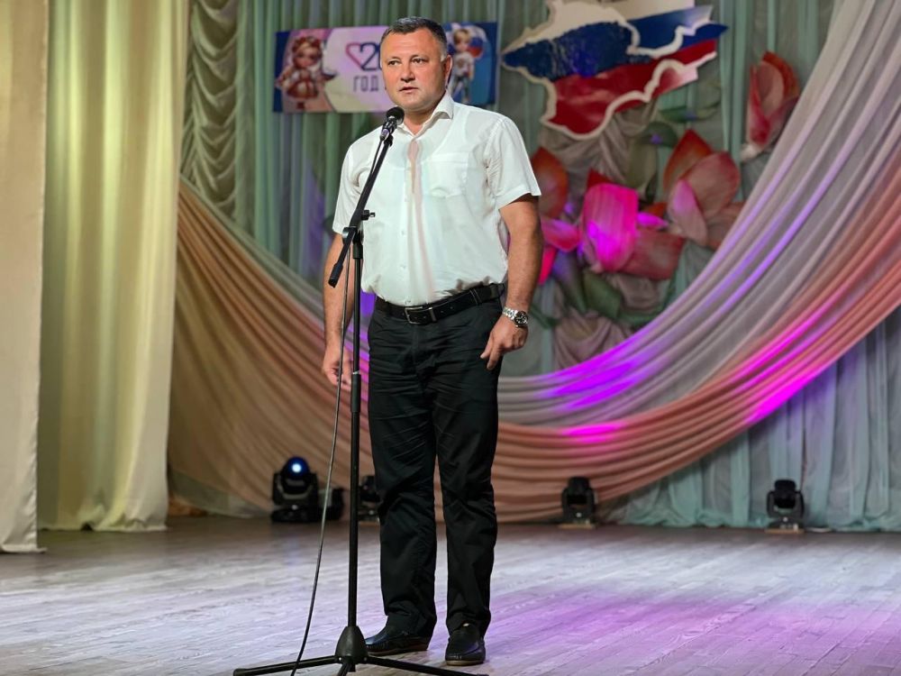 Традиционно, перед началом учебного года, в Джанкое проходит августовская педагогическая конференция Традиционно, перед началом учебного года, в Джанкое проходит августовская педагогическая конференция