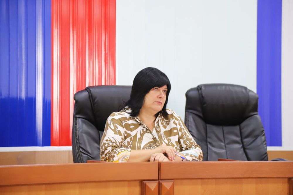 Под председательством первого заместителя главы администрации Бахчисарайского района Анжелики Ястребовой, при участии сотрудников администрации, руководителей ресурсоснабжающих предприятий и глав сельских поселений состоялось аппаратное совещание Под председательством первого заместителя главы администрации Бахчисарайского района Анжелики Ястребовой, при участии сотрудников администрации, руководителей ресурсоснабжающих предприятий и глав сельских поселений состоялось аппаратное совещание