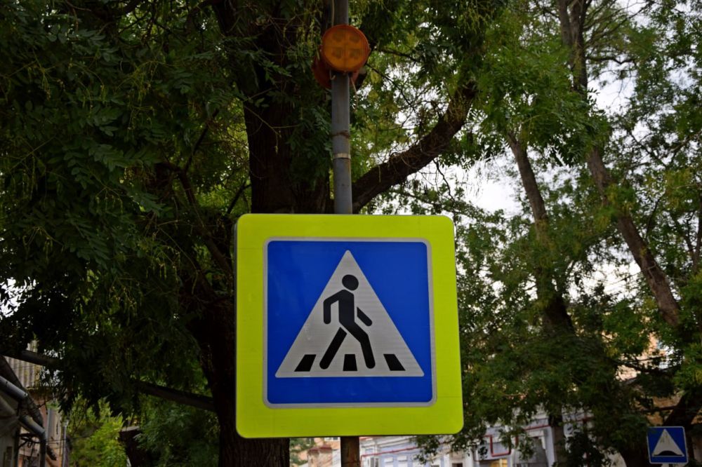 В крымской столице продолжаются работы по подготовке улично-дорожной сети к началу нового учебного года В крымской столице продолжаются работы по подготовке улично-дорожной сети к началу нового учебного года