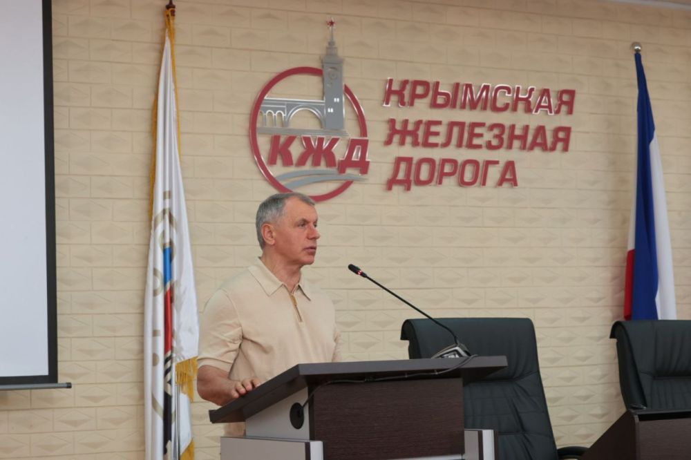 Владимир Константинов: Осмотрел производственные цеха завода «Фиолент» и встретился с трудовым коллективом предприятия Владимир Константинов: Осмотрел производственные цеха завода «Фиолент» и встретился с трудовым коллективом предприятия
