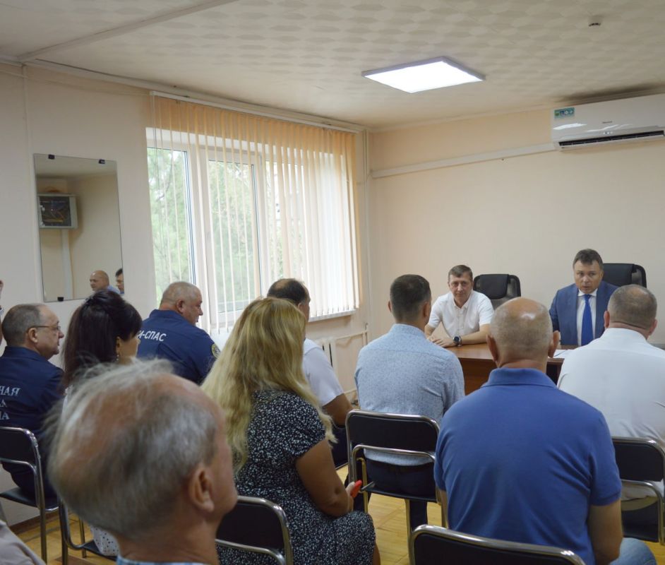 Коллективу МЧС Республики Крым представили нового временно исполняющего обязанности министра Коллективу МЧС Республики Крым представили нового временно исполняющего обязанности министра