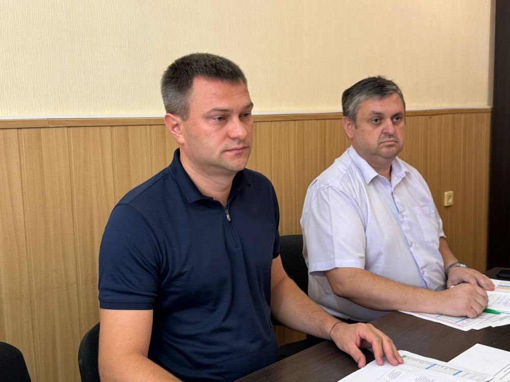 Александр Дудинов: Сегодня с рабочим визитом Черноморский район посетил Министр экономического развития Республики Крым Дмитрий Шеряко Александр Дудинов: Сегодня с рабочим визитом Черноморский район посетил Министр экономического развития Республики Крым Дмитрий Шеряко