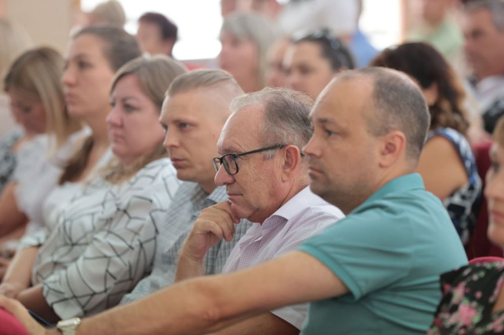 Владимир Константинов: Осмотрел производственные цеха завода «Фиолент» и встретился с трудовым коллективом предприятия Владимир Константинов: Осмотрел производственные цеха завода «Фиолент» и встретился с трудовым коллективом предприятия