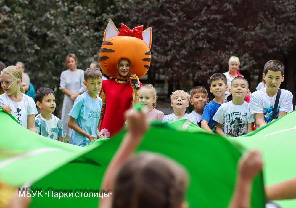 В преддверии Дня знаний в Детском парке прошел праздник для детей участников СВО, из малообеспеченных и многодетных семей, а также для всех маленьких посетителей В преддверии Дня знаний в Детском парке прошел праздник для детей участников СВО, из малообеспеченных и многодетных семей, а также для всех маленьких посетителей