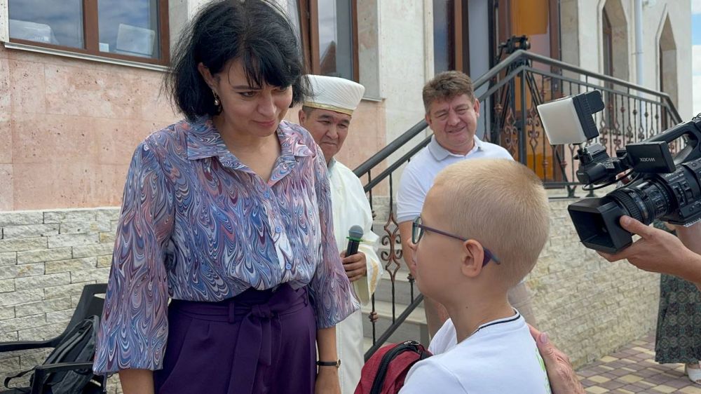 165 детей участников СВО из Черноморского района получили подарки в преддверии нового учебного года 165 детей участников СВО из Черноморского района получили подарки в преддверии нового учебного года