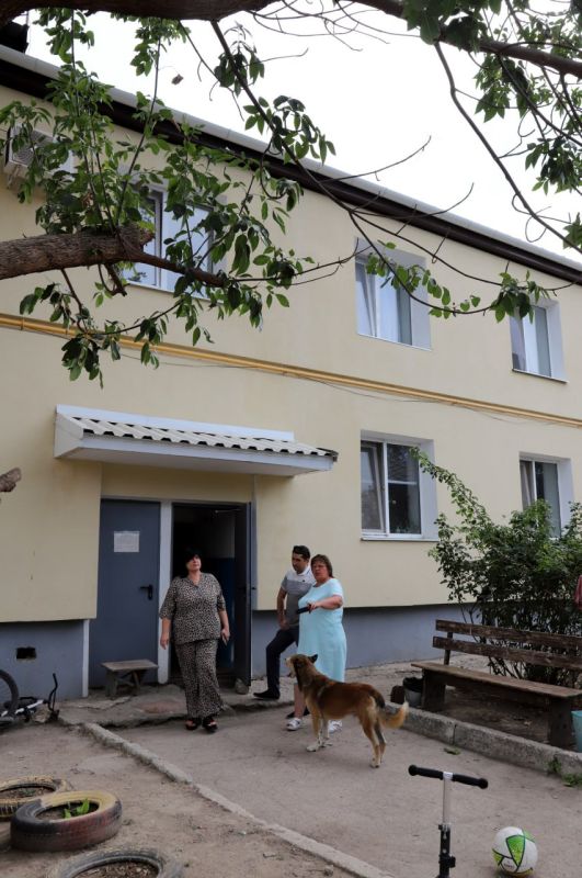 Исполняющий обязанности главы администрации Бахчисарайского района Анжелика Ястребова посетила Теннистовское сельское поселение с целью мониторинга состояния МКД Исполняющий обязанности главы администрации Бахчисарайского района Анжелика Ястребова посетила Теннистовское сельское поселение с целью мониторинга состояния МКД