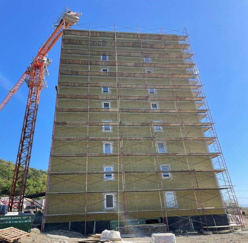 В поселке Малый маяк г. Алушта продолжается строительство 72-квартирного жилого дома В поселке Малый маяк г. Алушта продолжается строительство 72-квартирного жилого дома