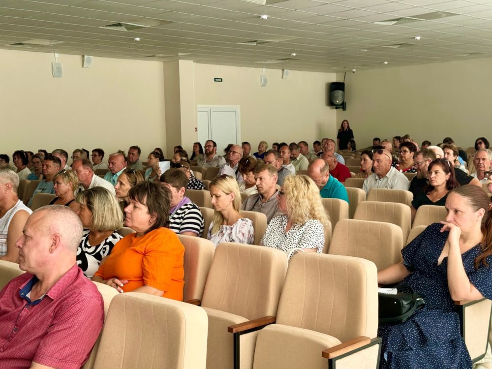 Севастопольские госавтоинспекторы рассказали педагогам об использовании паспорта дорожной безопасности Севастопольские госавтоинспекторы рассказали педагогам об использовании паспорта дорожной безопасности