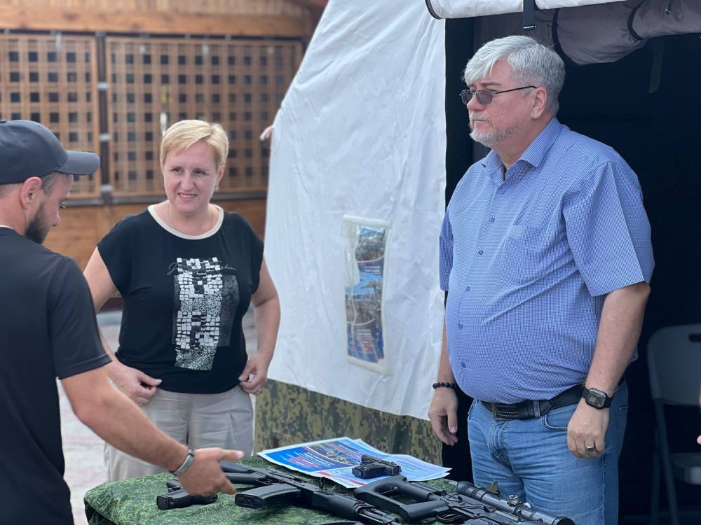 Игорь Ивин: В городе продолжает свою работу мобильный пункт отбора на военную службу по контракту Игорь Ивин: В городе продолжает свою работу мобильный пункт отбора на военную службу по контракту