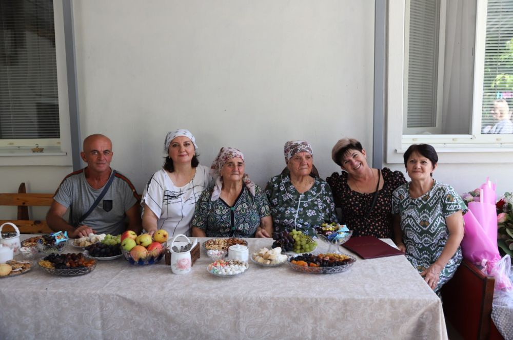 Сегодня Умерова Сафуре, жительница села Красный Мак Бахчисарайского района, отмечает 100-й день рождения Сегодня Умерова Сафуре, жительница села Красный Мак Бахчисарайского района, отмечает 100-й день рождения