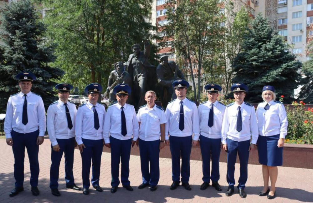 Сегодня, 29 августа 2024 года, на территории мемориального комплекса «Красная горка» в городе Евпатории состоялось торжественное принятие Присяги прокурора молодыми специалистами прокуратуры республики Сегодня, 29 августа 2024 года, на территории мемориального комплекса «Красная горка» в городе Евпатории состоялось торжественное принятие Присяги прокурора молодыми специалистами прокуратуры республики