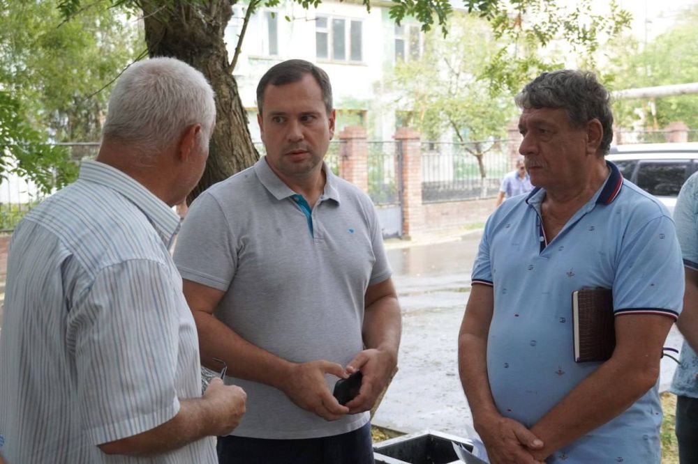 Олег Каторгин: #в_диалоге_с_керчанами. Встречи с жителями по вопросам взаимодействия с управляющими компаниями дают... Олег Каторгин: #в_диалоге_с_керчанами. Встречи с жителями по вопросам взаимодействия с управляющими компаниями дают...