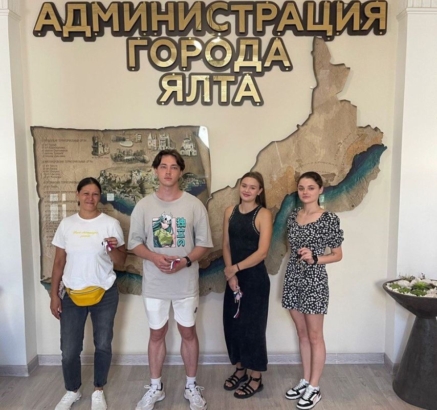 Янина Павленко: Еще пять ялтинцев из числа детей-сирот стали счастливыми обладателями собственного жилья Янина Павленко: Еще пять ялтинцев из числа детей-сирот стали счастливыми обладателями собственного жилья