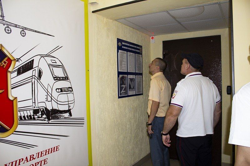 Общественники проверили работу Евпаторийского линейного пункта полиции Крымского ЛУ МВД России на транспорте Общественный... Общественники проверили работу Евпаторийского линейного пункта полиции Крымского ЛУ МВД России на транспорте Общественный...