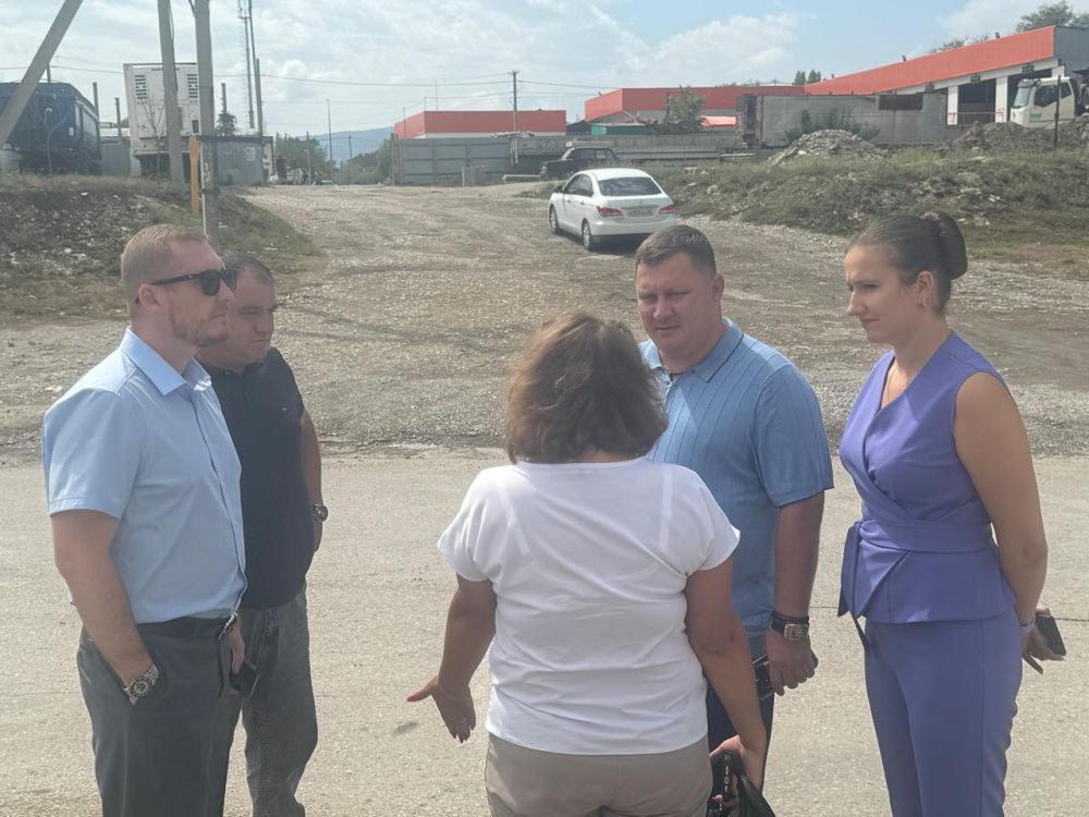 Юрий Нестеренко: В рамках рабочей поездки в Белогорский район, осмотрел ход ремонта улицы Мирошниченко в административном центре и дороги через Курское Юрий Нестеренко: В рамках рабочей поездки в Белогорский район, осмотрел ход ремонта улицы Мирошниченко в административном центре и дороги через Курское