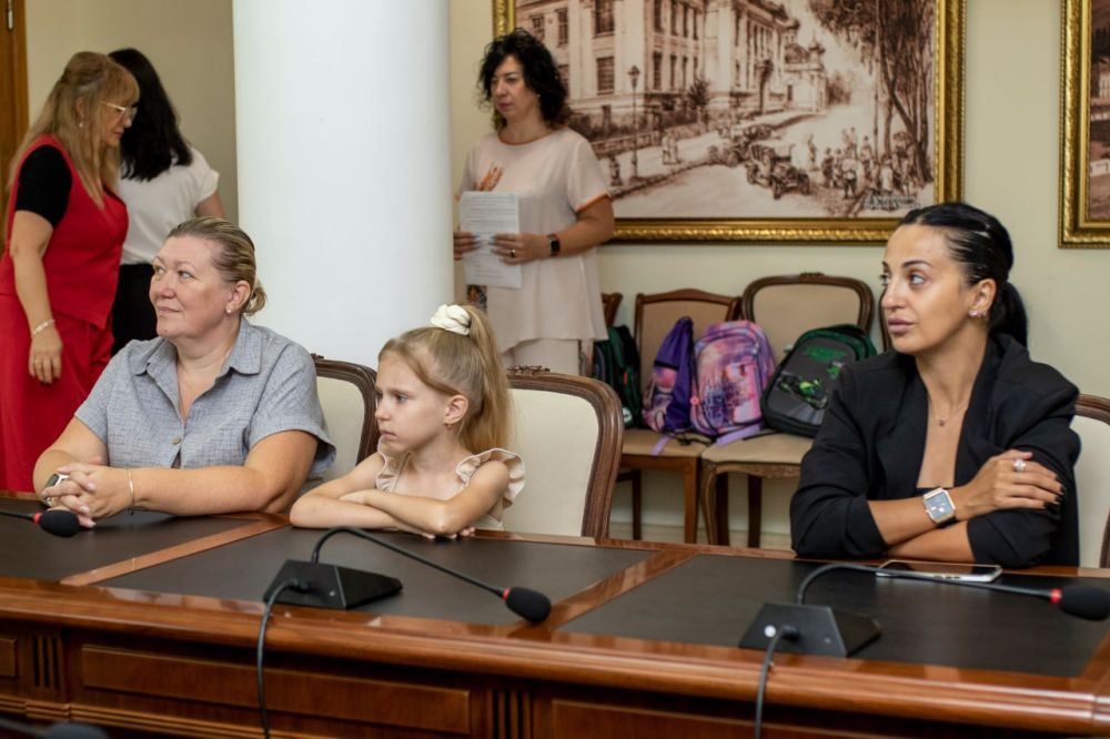 Подарки к 1 сентября для детей участников СВО и детей из многодетных семей Подарки к 1 сентября для детей участников СВО и детей из многодетных семей
