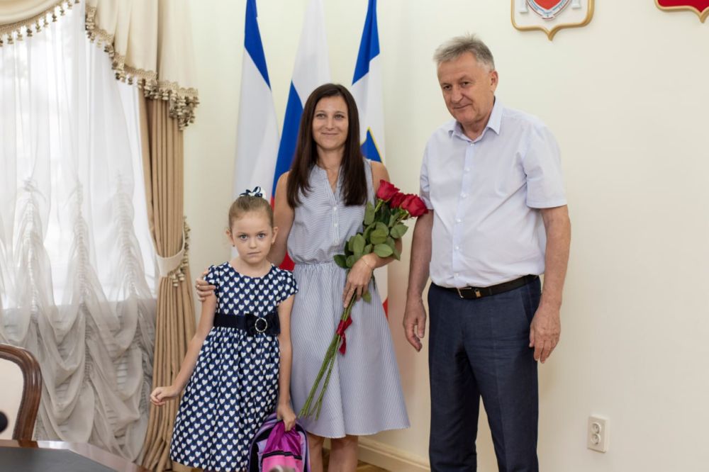 Подарки к 1 сентября для детей участников СВО и детей из многодетных семей Подарки к 1 сентября для детей участников СВО и детей из многодетных семей