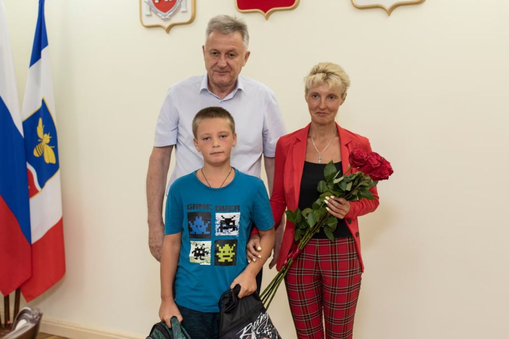 Подарки к 1 сентября для детей участников СВО и детей из многодетных семей Подарки к 1 сентября для детей участников СВО и детей из многодетных семей