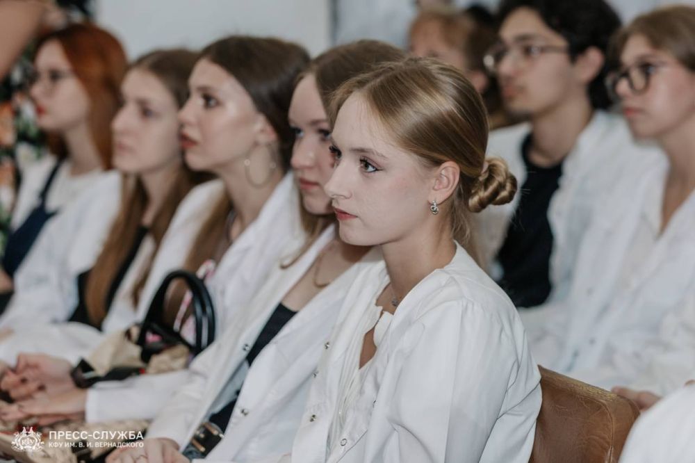 Принял участие в торжественном мероприятии Мединститута КФУ им. В. И. Вернадского по посвящению в первокурсники Принял участие в торжественном мероприятии Мединститута КФУ им. В. И. Вернадского по посвящению в первокурсники