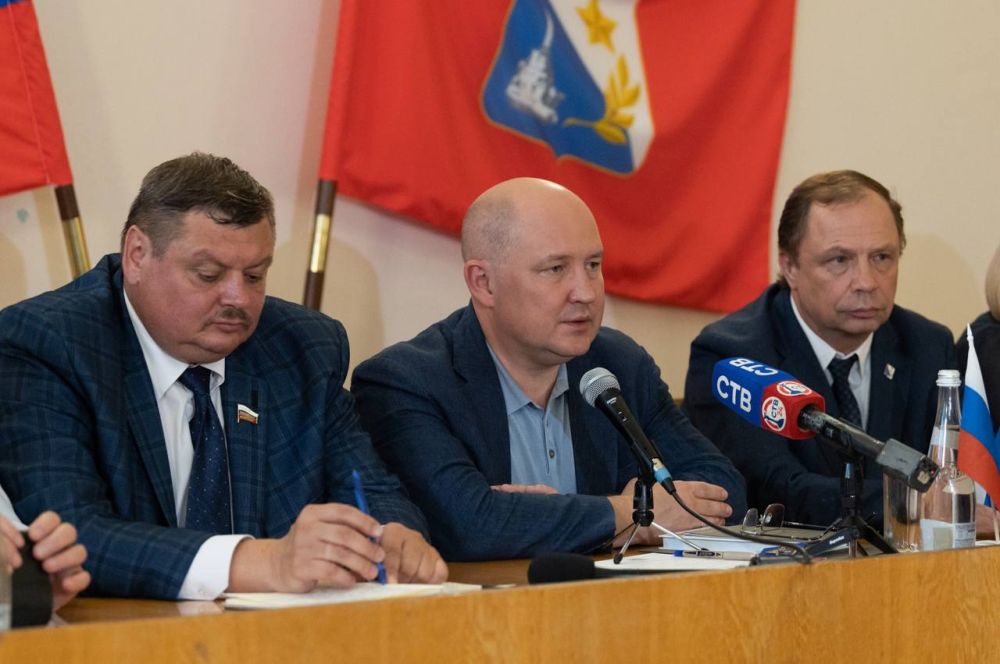 Михаил Развожаев: Накануне участвовал в форуме первичных отделений партии «Единая Россия» в Нахимовском районе Михаил Развожаев: Накануне участвовал в форуме первичных отделений партии «Единая Россия» в Нахимовском районе