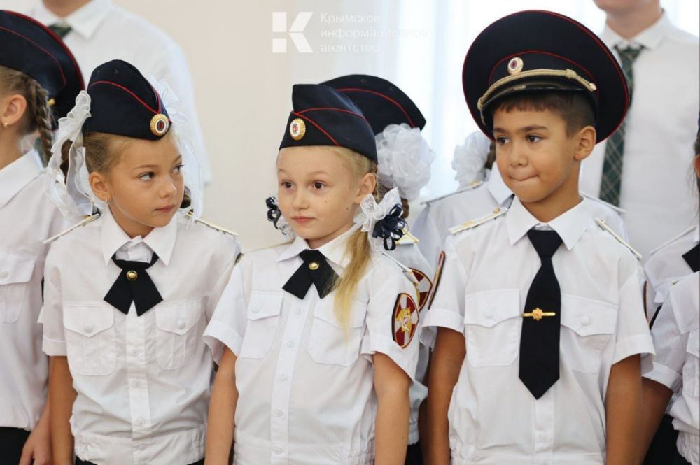 В школах Крыма прошли торжественные линейки В школах Крыма прошли торжественные линейки