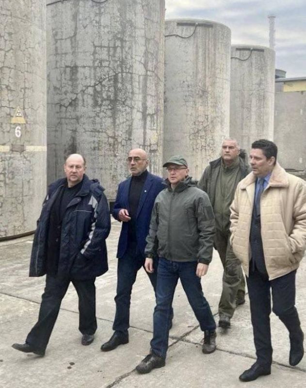 Фейк: В сеть слили крупнейшую базу данных погранслужбы ФСБ с подробной информацией о передвижениях госслужащих и первых лиц РФ за пределы страны, утверждает ряд телеграм-каналов со ссылкой на публикацию издания «Агентство»* Фейк: В сеть слили крупнейшую базу данных погранслужбы ФСБ с подробной информацией о передвижениях госслужащих и первых лиц РФ за пределы страны, утверждает ряд телеграм-каналов со ссылкой на публикацию издания «Агентство»*