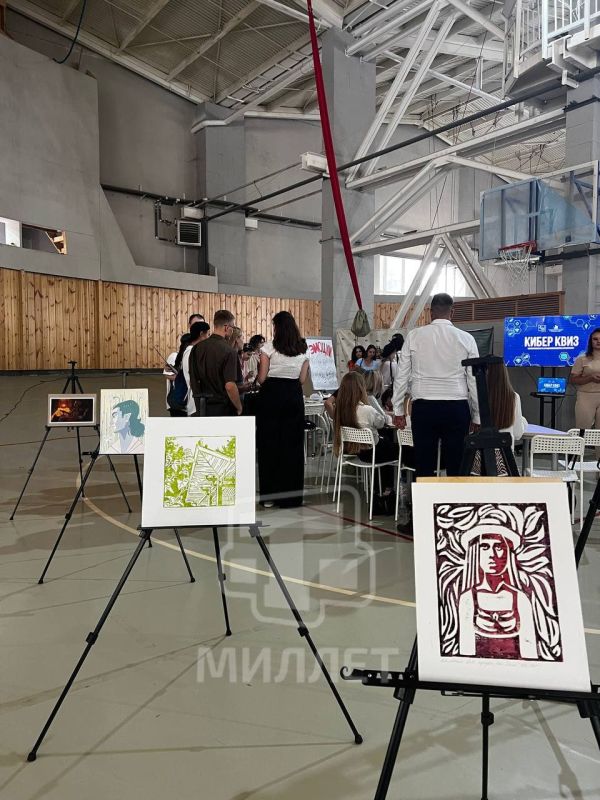 Студенческий фестиваль «КФУ-ФЕСТ» проходит сегодня в Спортивном манеже Мединститута имени С.И Студенческий фестиваль «КФУ-ФЕСТ» проходит сегодня в Спортивном манеже Мединститута имени С.И