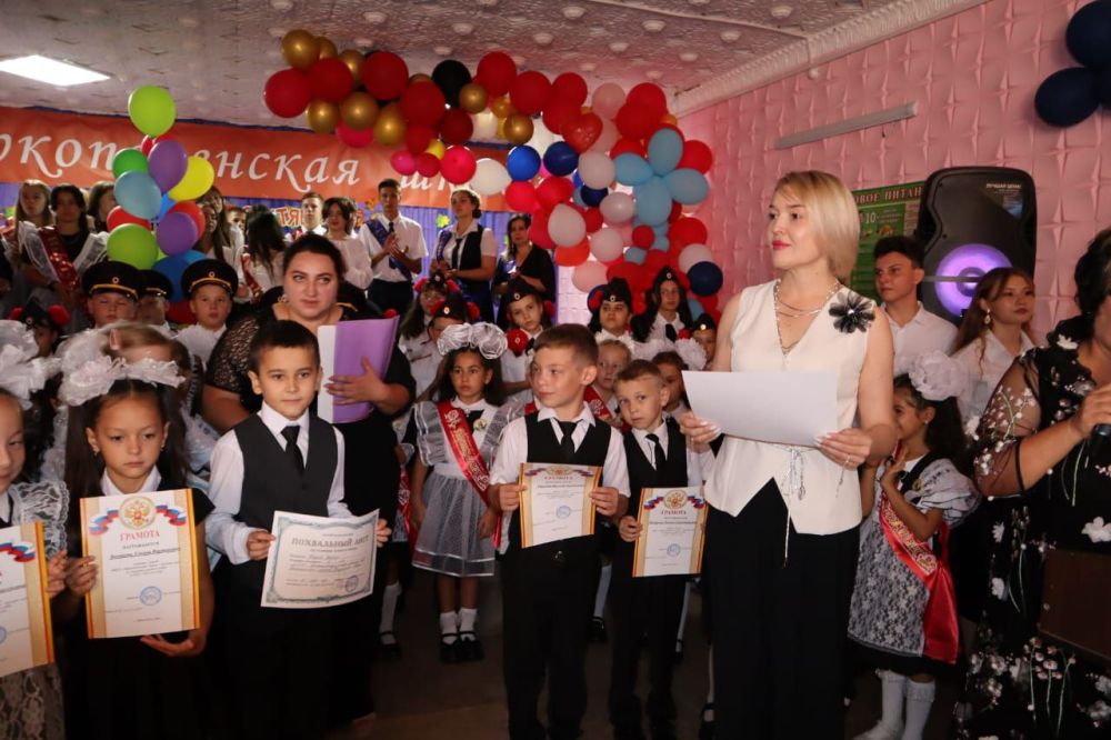Инна Федоренко: Приняла участие в торжественной линейке ко Дню Знаний в Яркополенской школе Инна Федоренко: Приняла участие в торжественной линейке ко Дню Знаний в Яркополенской школе