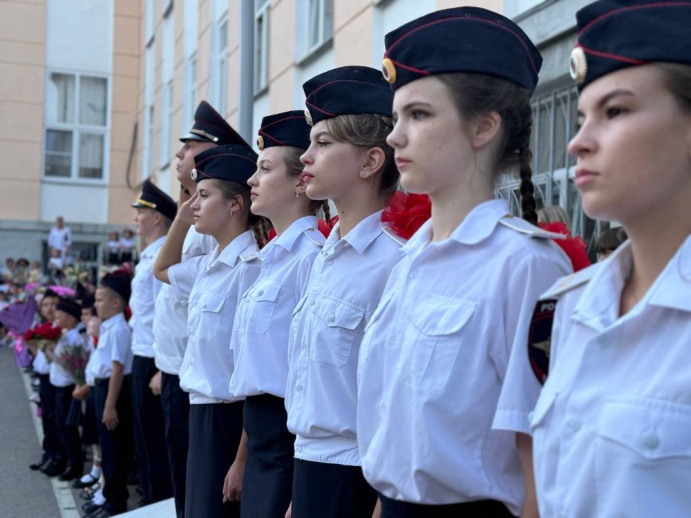 Заместитель начальника УМВД России по г. Севастополю полковник полиции Жанна Данилина поздравила с началом учебного года кадет органов внутренних дел и школьников Заместитель начальника УМВД России по г. Севастополю полковник полиции Жанна Данилина поздравила с началом учебного года кадет органов внутренних дел и школьников