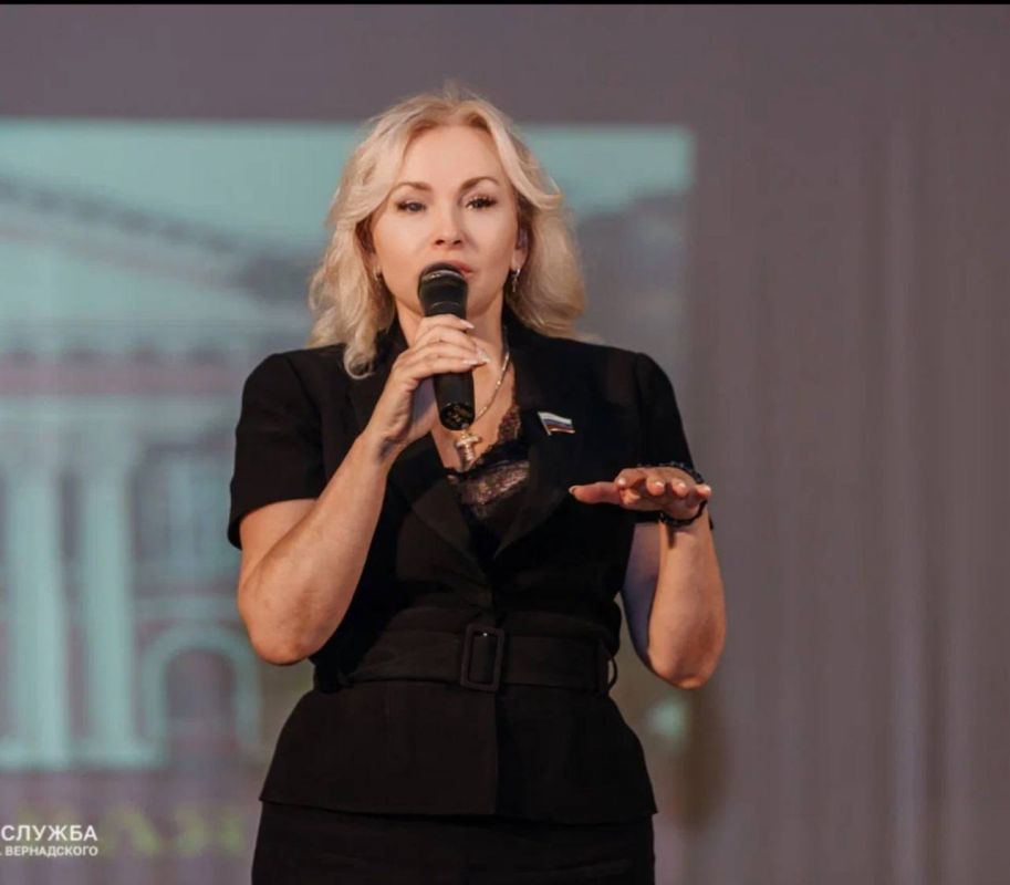 Ольга Ковитиди: Клятва Гиппократа, право надеть белый халат, искренние пожелания успехов будущим врачам в преддверии начала учебного года Ольга Ковитиди: Клятва Гиппократа, право надеть белый халат, искренние пожелания успехов будущим врачам в преддверии начала учебного года