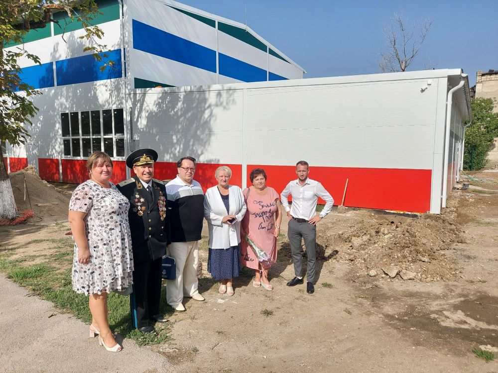 Олег Лобов принял участие в торжественной линейке, посвященной началу нового учебного года Олег Лобов принял участие в торжественной линейке, посвященной началу нового учебного года