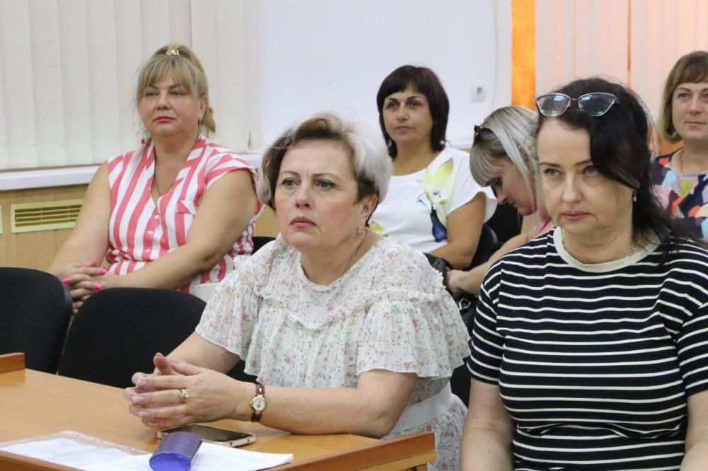 Ольга Урайкина: Сегодня на внеочередной 73-й сессии Бахчисарайского районного совета депутаты рассмотрели 4 вопроса Ольга Урайкина: Сегодня на внеочередной 73-й сессии Бахчисарайского районного совета депутаты рассмотрели 4 вопроса