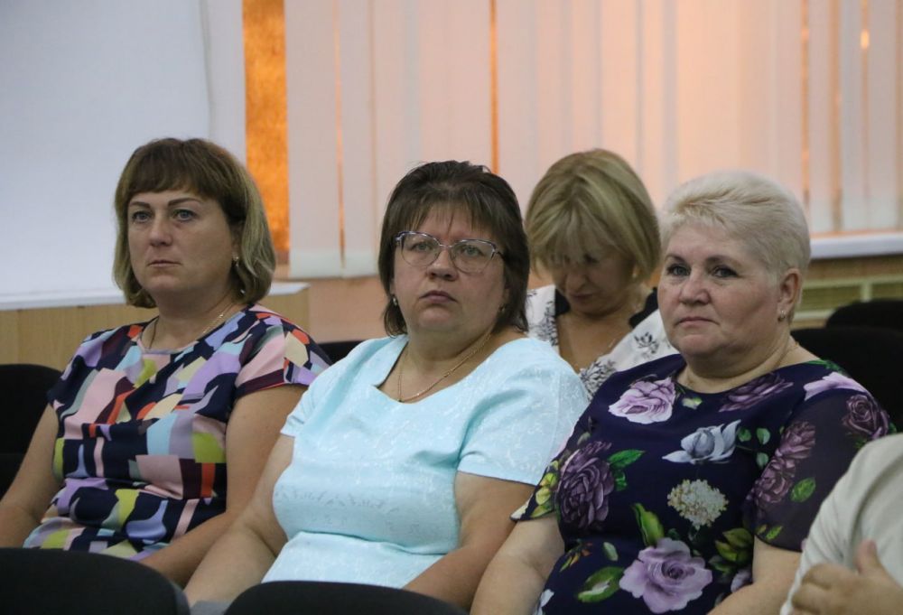 Ольга Урайкина: Сегодня на внеочередной 73-й сессии Бахчисарайского районного совета депутаты рассмотрели 4 вопроса Ольга Урайкина: Сегодня на внеочередной 73-й сессии Бахчисарайского районного совета депутаты рассмотрели 4 вопроса