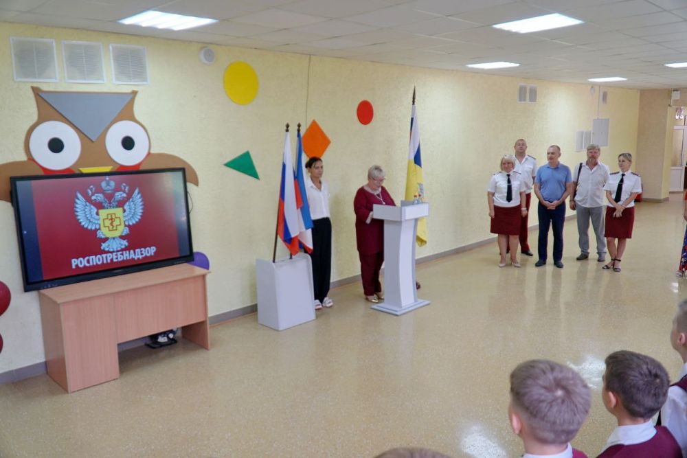 Иван Просоедов: Евпатория стала первым городом в Крыму, в котором открыли специализированный медицинский класс по направлению деятельности Федеральной службы по надзору в сфере защиты прав потребителей и благополучия человека Иван Просоедов: Евпатория стала первым городом в Крыму, в котором открыли специализированный медицинский класс по направлению деятельности Федеральной службы по надзору в сфере защиты прав потребителей и благополучия человека