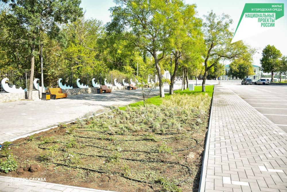 В Евпатории ремонт Фестивальной площади завершен на 90% В Евпатории ремонт Фестивальной площади завершен на 90%
