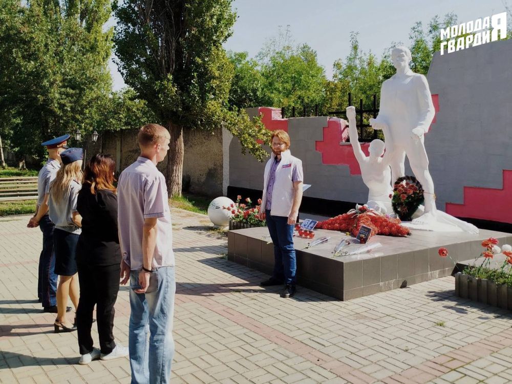 Молодогвардейцы Джанкоя приняли участие в памятном мероприятии, посвященному Дню солидарности в борьбе с терроризмом Молодогвардейцы Джанкоя приняли участие в памятном мероприятии, посвященному Дню солидарности в борьбе с терроризмом