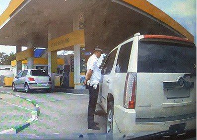 В Евпатории пьяный водитель пытался откупиться от сотрудника ДПС взяткой в 500 евро В Евпатории пьяный водитель пытался откупиться от сотрудника ДПС взяткой в 500 евро