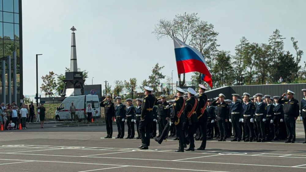 Было страшное время, когда в Мариуполе рвались бомбы и свистели пули Было страшное время, когда в Мариуполе рвались бомбы и свистели пули
