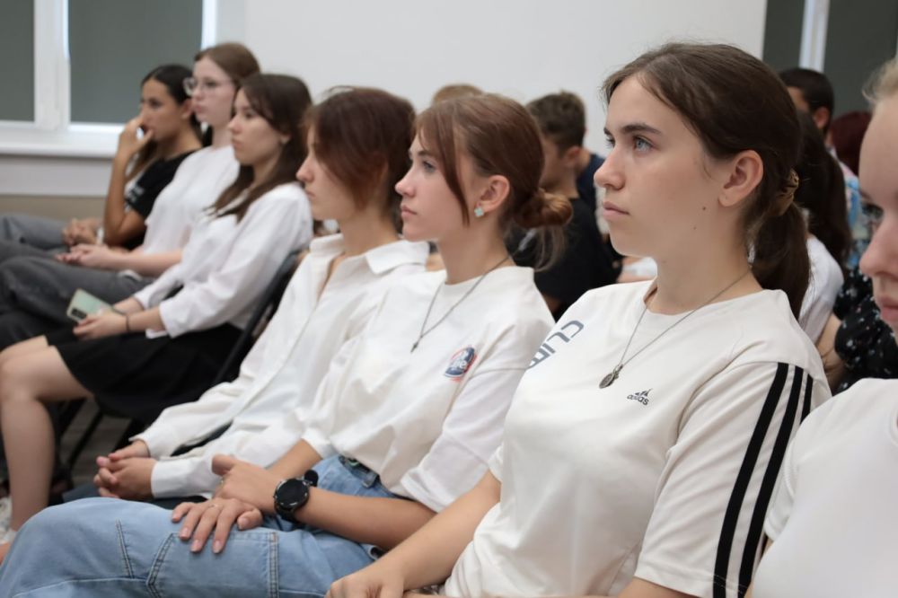 В Евпатории прошли мероприятия ко Дню солидарности в борьбе с терроризмом В Евпатории прошли мероприятия ко Дню солидарности в борьбе с терроризмом