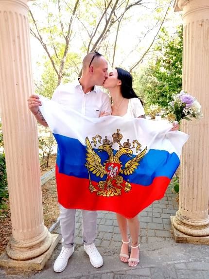 Яркие и романтичные: Подготовили 30 фото крымчан, сыгравших свадьбу в августе Яркие и романтичные: Подготовили 30 фото крымчан, сыгравших свадьбу в августе