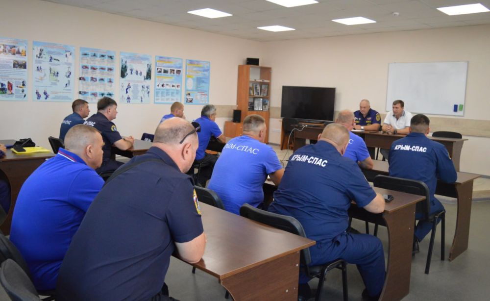Сегодня встретился с начальниками аварийно - спасательных отрядов ГКУ РК "КРЫМ - СПАС" Сегодня встретился с начальниками аварийно - спасательных отрядов ГКУ РК "КРЫМ - СПАС"