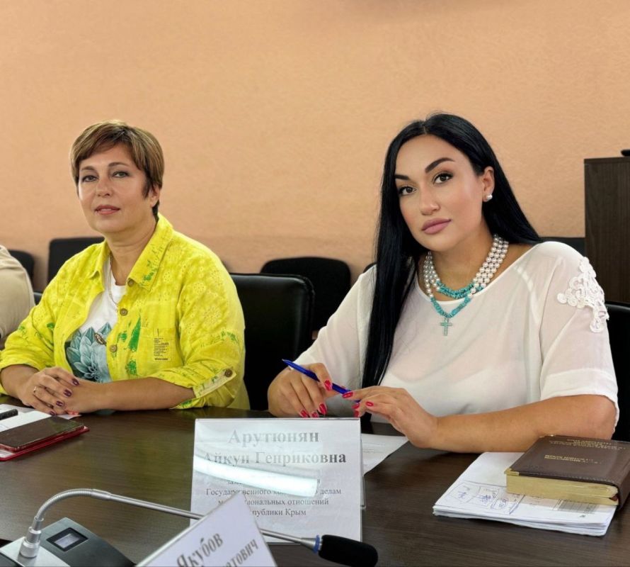 Руководство Госкомнаца Крыма провели встречу со студентами философского факультета КФУ имени В. И. Вернадского Руководство Госкомнаца Крыма провели встречу со студентами философского факультета КФУ имени В. И. Вернадского