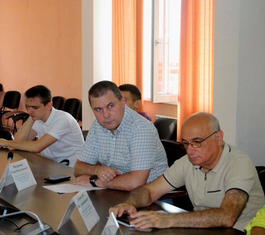 Руководство Госкомнаца Крыма провели встречу со студентами философского факультета КФУ имени В. И. Вернадского Руководство Госкомнаца Крыма провели встречу со студентами философского факультета КФУ имени В. И. Вернадского